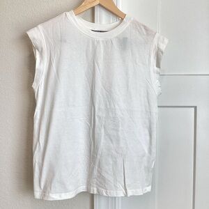 FREE White Sleeveless Shirt Muscle Tank